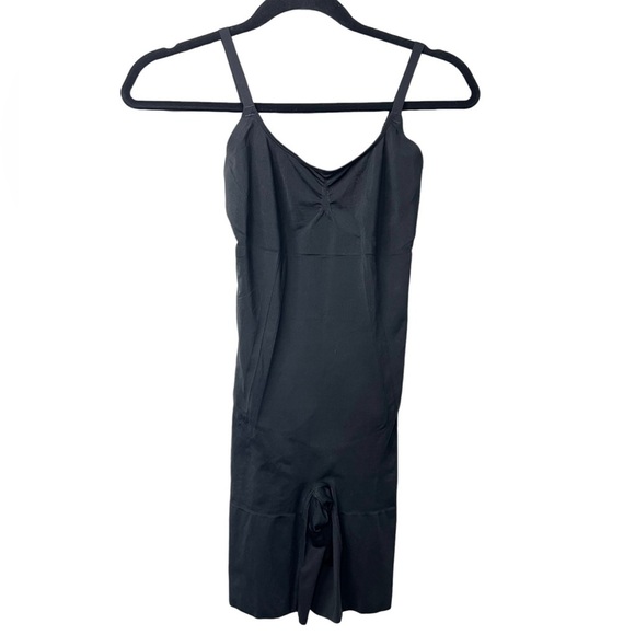 Spanx | Slim Cognito Shape-Suit Bodysuit Mid Thigh Shapewear - Size M - Picture 1 of 3